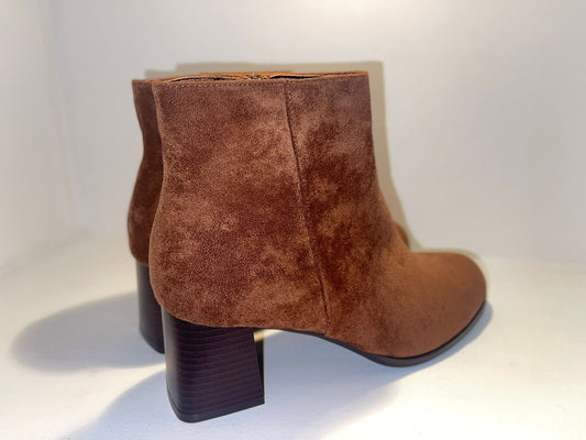 Suede ankle boots - with heel